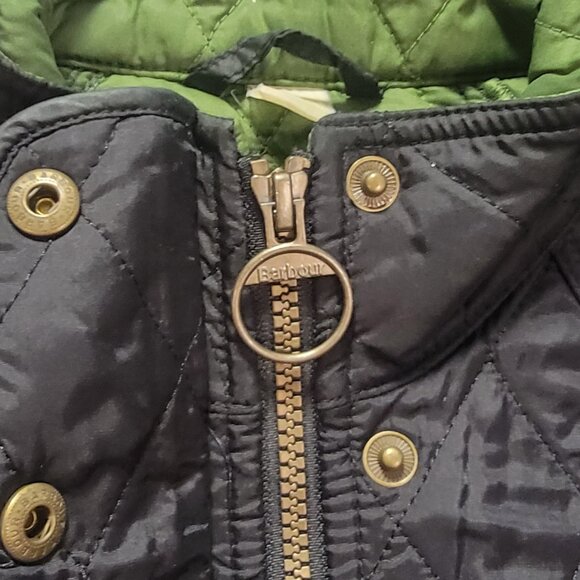 Barbour Womens lightweight down vest size 8 black full zip - Picture 2 of 9